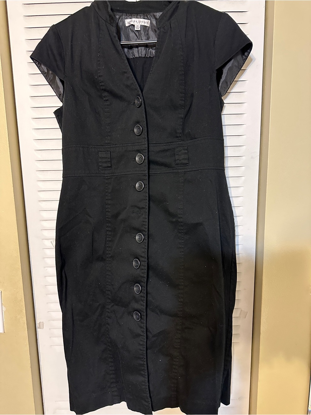 Sandra Darren Black Button-Front Cap-Sleeve Sheath Dress Size 12 (Defect)